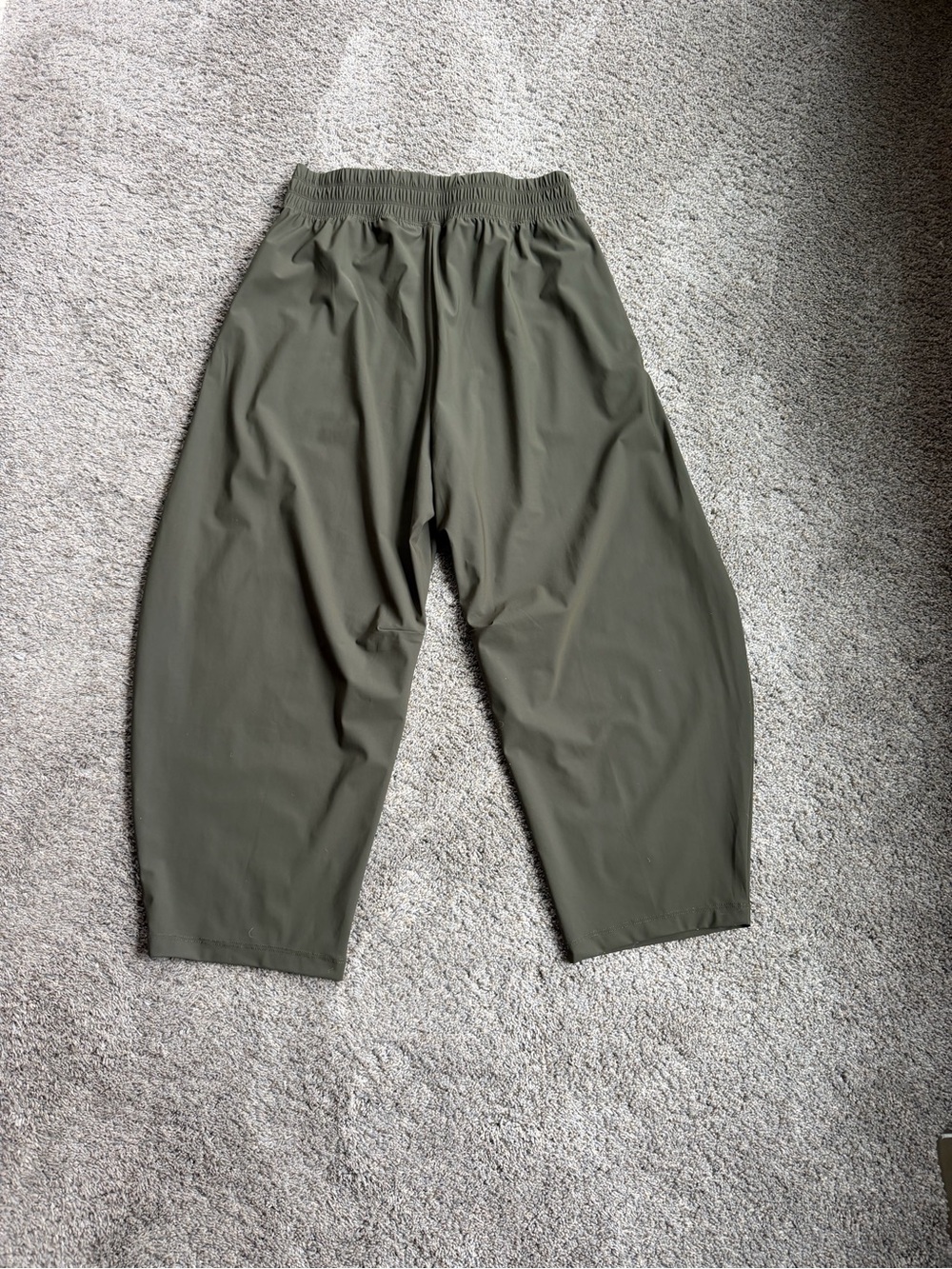 NWOT Old Navy high waisted Sleek Tech barrel ankle pant, ancient forest color - Picture 6 of 8